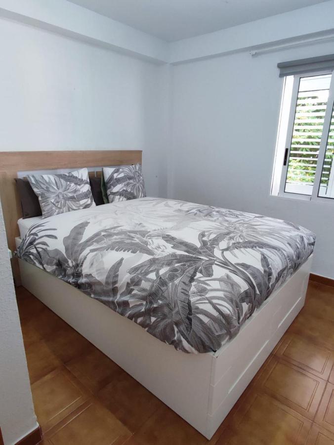 Playa A 50 Metros Solo Para Familias 萨洛 外观 照片